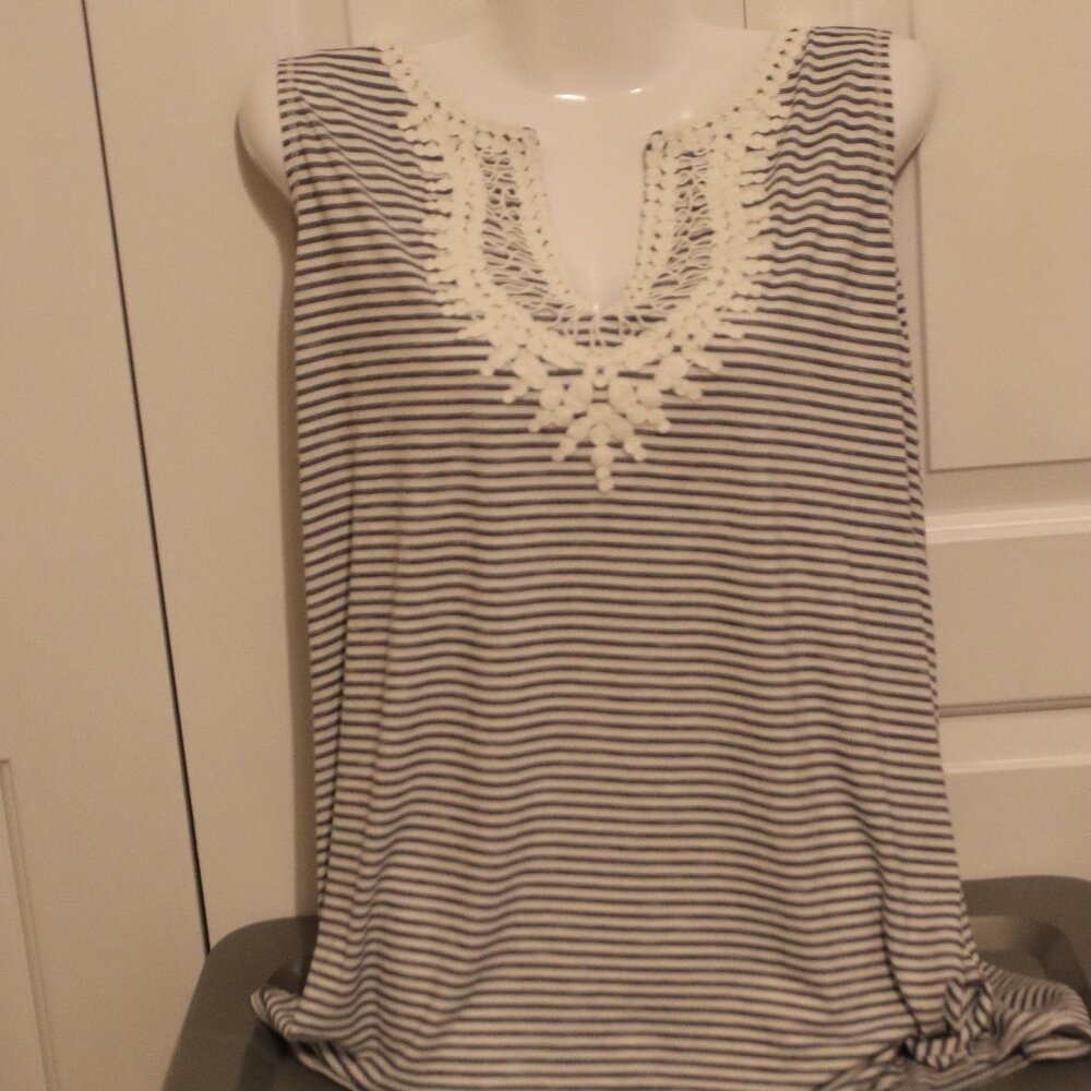 Max Studio Sleeveless V-Neck Navy/White Striped Blouse Plus Size 1X